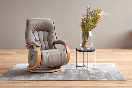 FAUTEUIL UNIQUE au socle bois tournant : Fauteuil fonctionnel au design esthétique